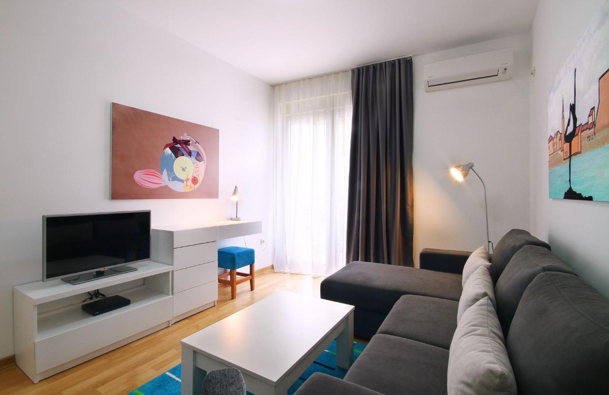 Aquamarine - Two Bedrooms - Near The Old Town *